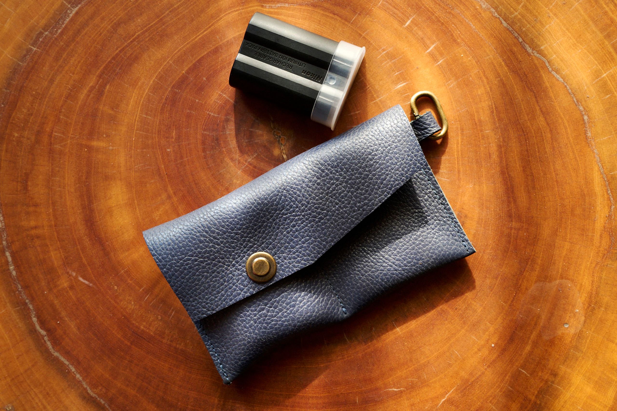 Skins: Thinsa Camera Dual Battery Leather Case