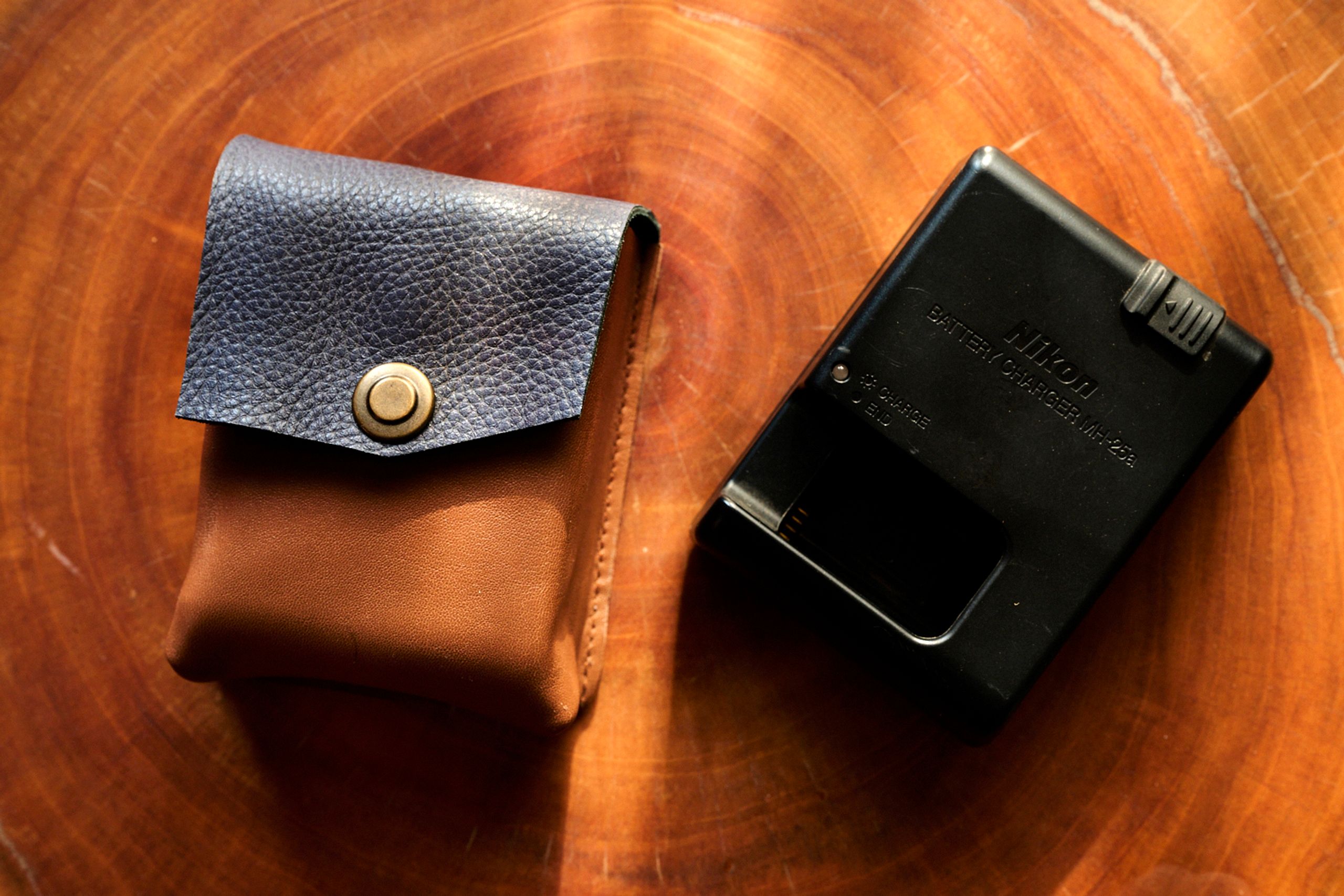 Skins: Soha Camera Battery Charger Leather Cover