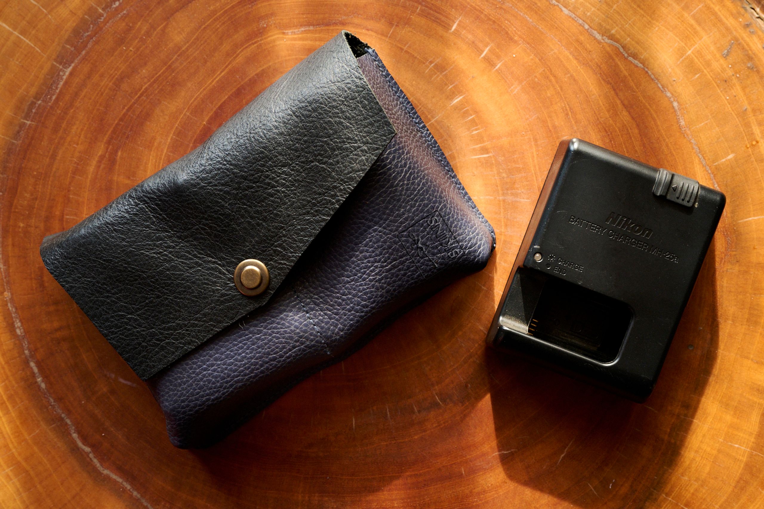 Skins: Raho Camera Battery Dual Charger Leather Cover