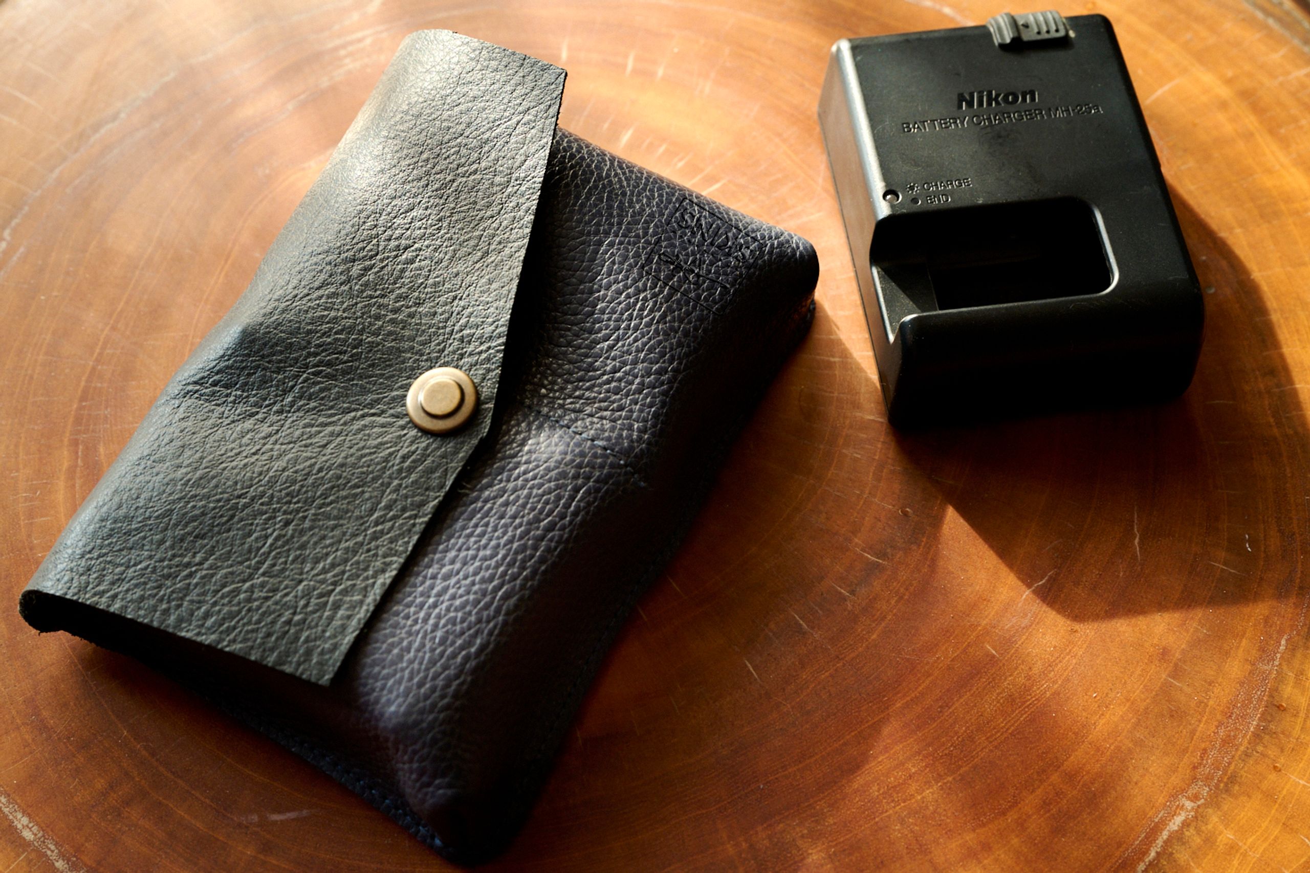 Skins: Raho Camera Battery Dual Charger Leather Cover